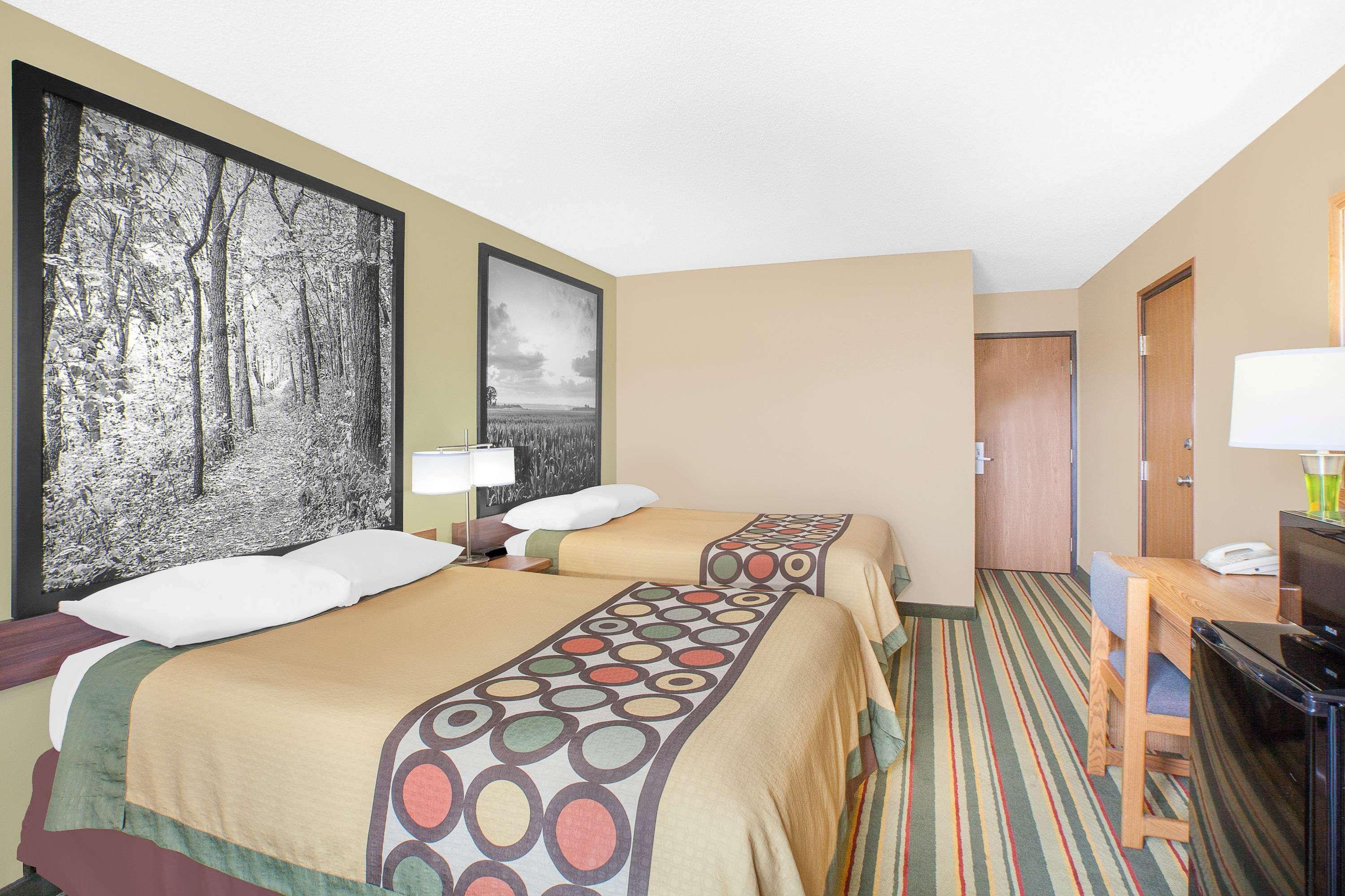 ซูเปอร์ 8 บาย วินด์แฮม เมาท์ เพลแซนท์ Motel Mount Pleasant ภายนอก รูปภาพ