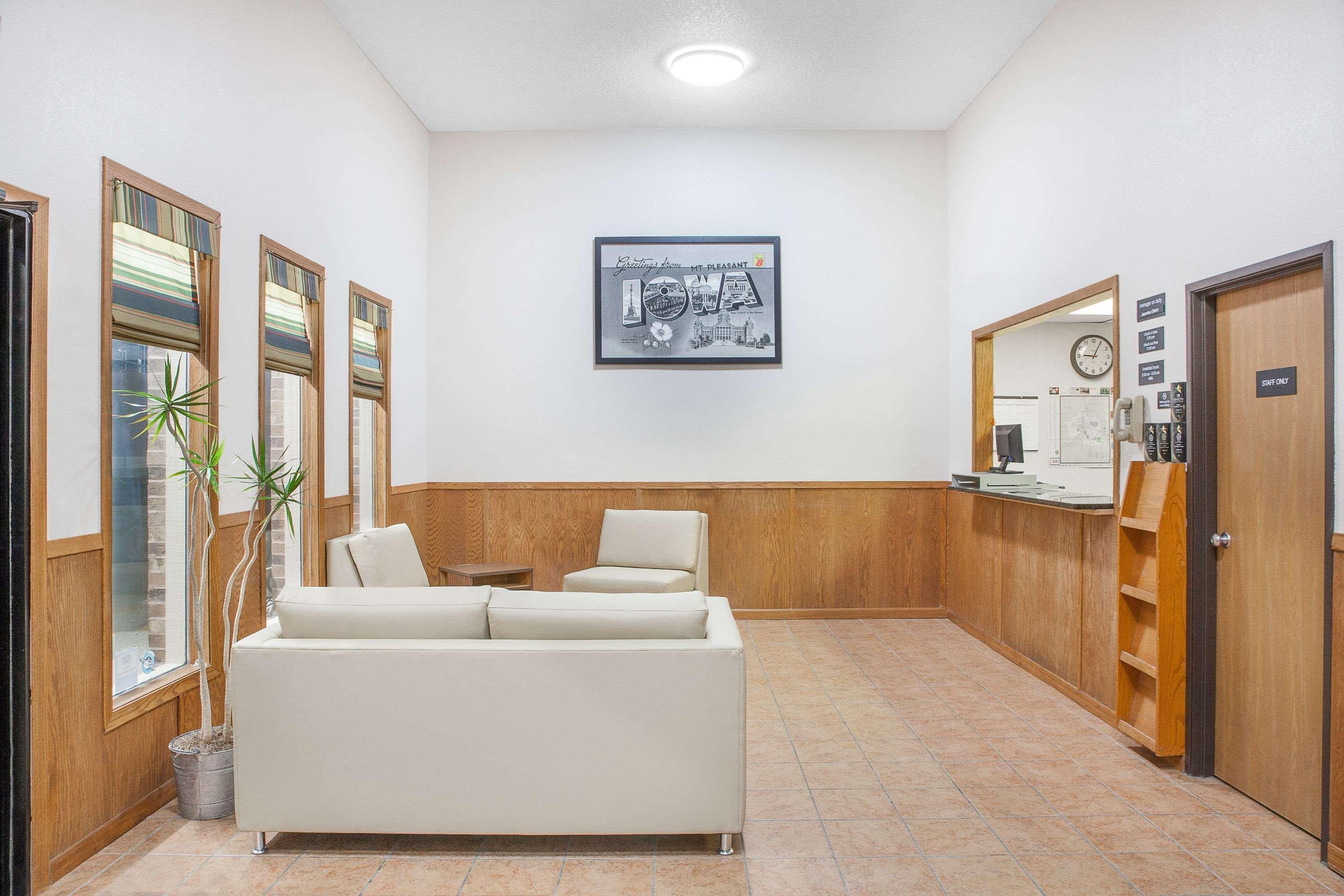 ซูเปอร์ 8 บาย วินด์แฮม เมาท์ เพลแซนท์ Motel Mount Pleasant ภายนอก รูปภาพ